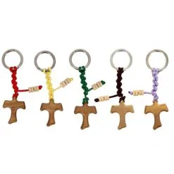 Portachiavi Tau Legno E Spago Colorato 3x10 Cm 6 Portachiavi Tau Legno E Spago Colorato 3x10 Cm -Sconto Rosari Fai da Te in Italia 14100275 portachiavi tau legno e spago colorato 3x10 cmbb 550x550 1